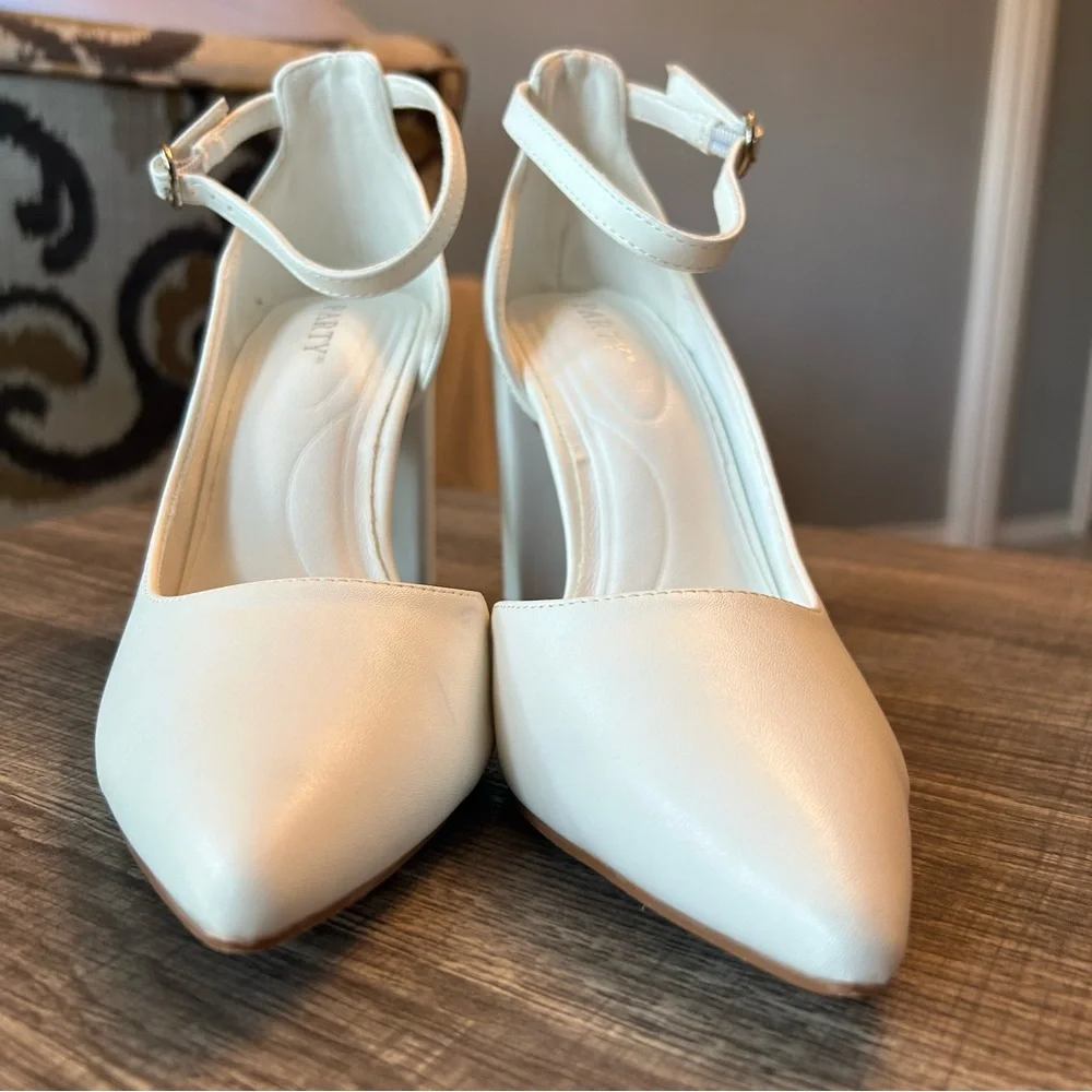 PARTY Women's 3.5 inch chunky heel ankle strap pumps size 8 - Picture 8 of 11